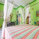 ゲストハウス La Casa A Colori